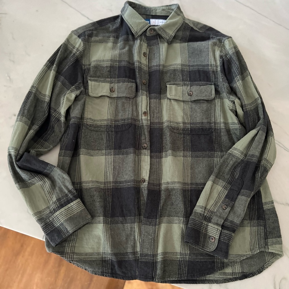 Old Navy Men’s Flannel Shirt NWOT sz LG